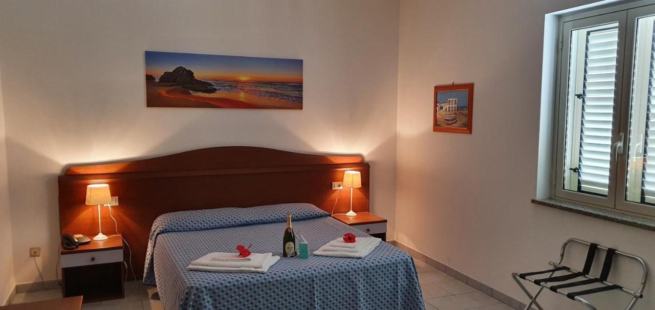 Hotel Damanse Санта-Доменика Экстерьер фото