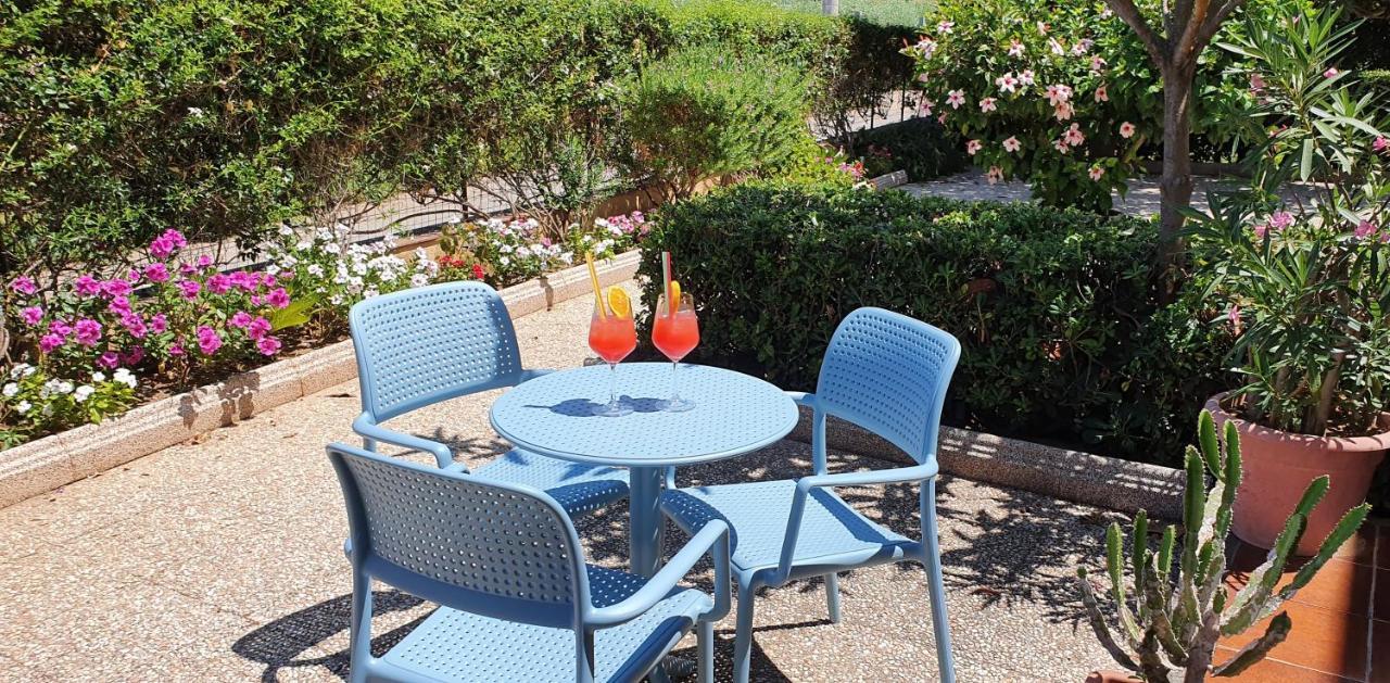 Hotel Damanse Санта-Доменика Экстерьер фото