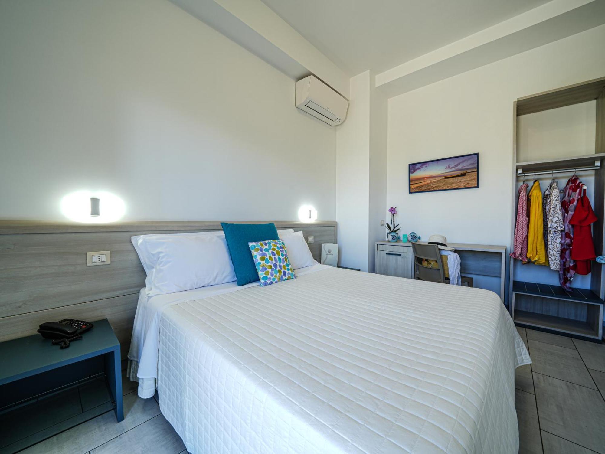 Hotel Damanse Санта-Доменика Экстерьер фото