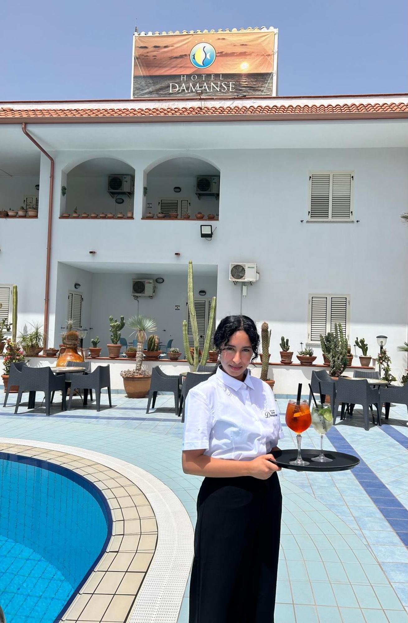 Hotel Damanse Санта-Доменика Экстерьер фото