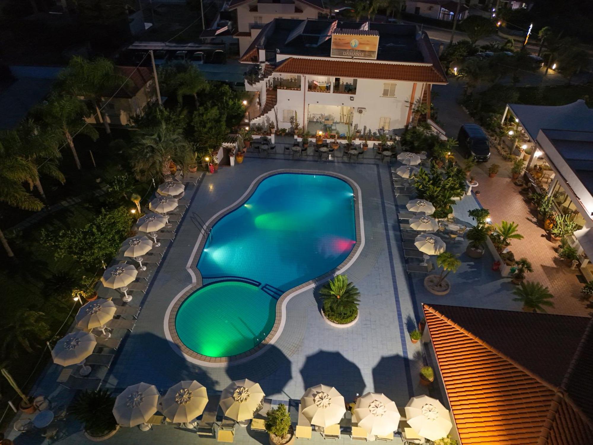 Hotel Damanse Санта-Доменика Экстерьер фото