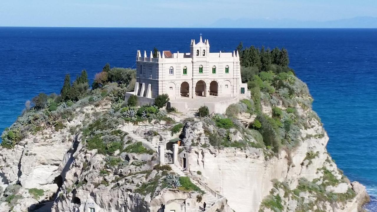 Hotel Damanse Санта-Доменика Экстерьер фото