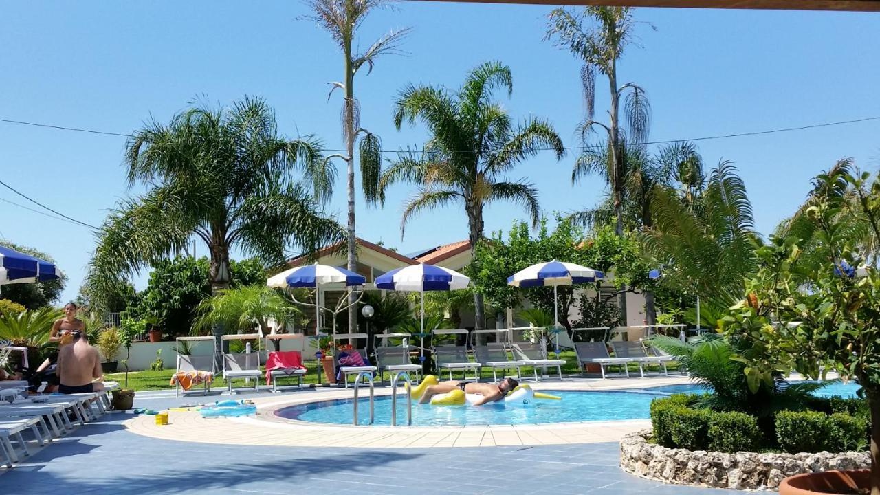 Hotel Damanse Санта-Доменика Экстерьер фото